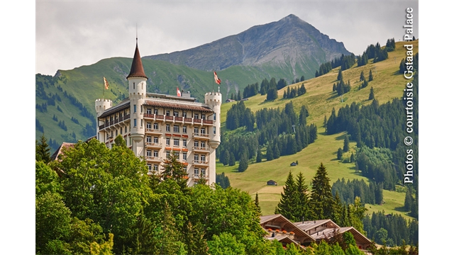 Le Gstaad Palace dans ses atours d’été