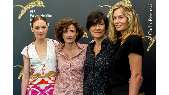Entre Laetitia Dosch et Cécile de France, Elisabeth Perez productrice et Catherine Corsini directrice
