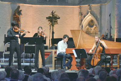 Le Consort Rivalità à droite H. Salzenstein au violoncelle et J. Taylor au clavecin ©Bertrand PICHENE-CCR Ambronay