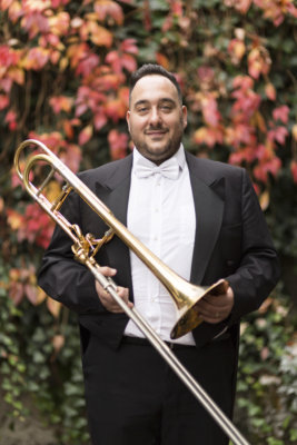 Francesco D'Urso avec son trombone avant son passage sur scène (c) Aline Bovard Rudaz