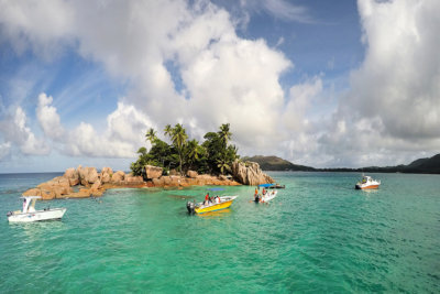 Panorama sur les îlots au large des Seychelles