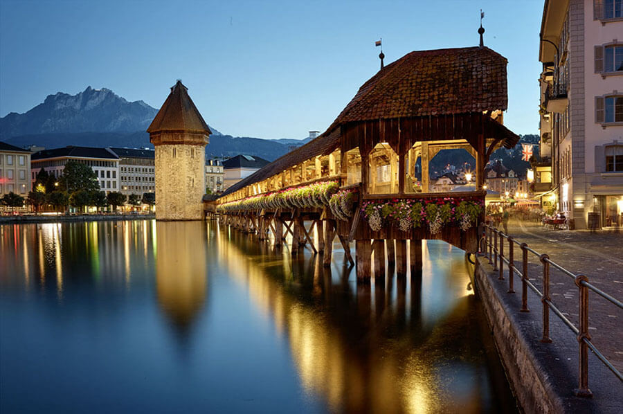 Première attraction de Lucerne, le Pont de la Chapelle (c) Office de Tourisme Lucerne