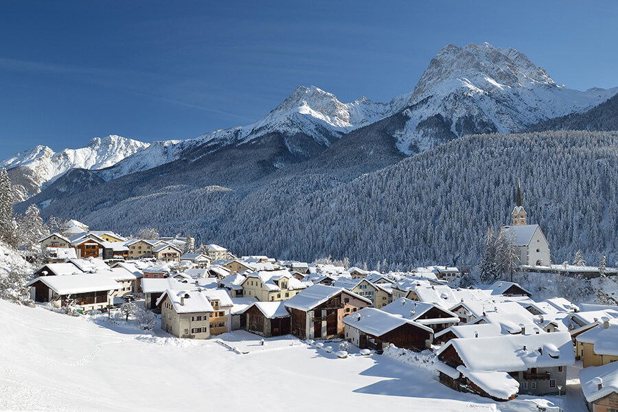 Le village sous son manteau blanc (c) Dominik Täuber