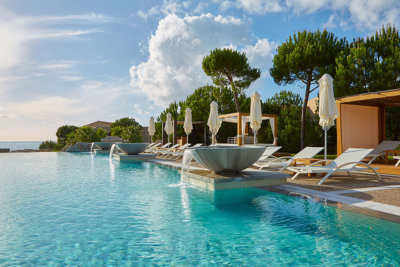 La piscine du Westin Resort d'inspiration Grèce ancienne Westin Pool