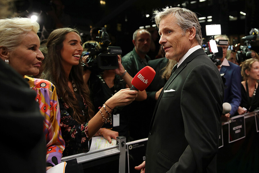 Green Carpet et interviews de fans pour Viggo Mortensen