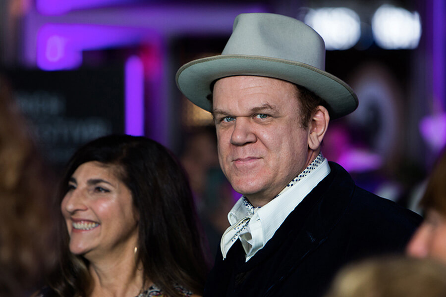 John C. Reilly interprète de The Sisters Brothers sur le tapis vert