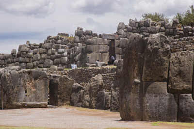 Au dessus de Cuzco l'ancienne forteresse de Sacsayhuaman (C) Luis Gamero