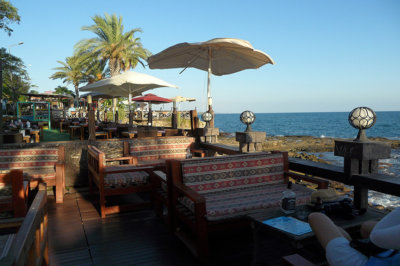 Très recherchés Side accueille de petits restaurants et cafés le long de la mer (c) G.A.-D.