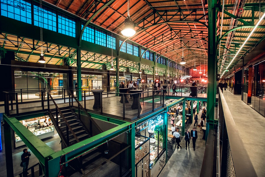 Koszyki Hall le marché fermé construit à la manière d'Eiffel