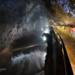Postojna Cave en longeant la rivière Pivka
