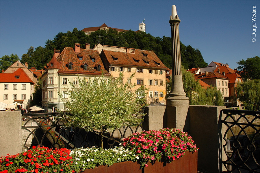 Le Château de Ljubljana vu des quais