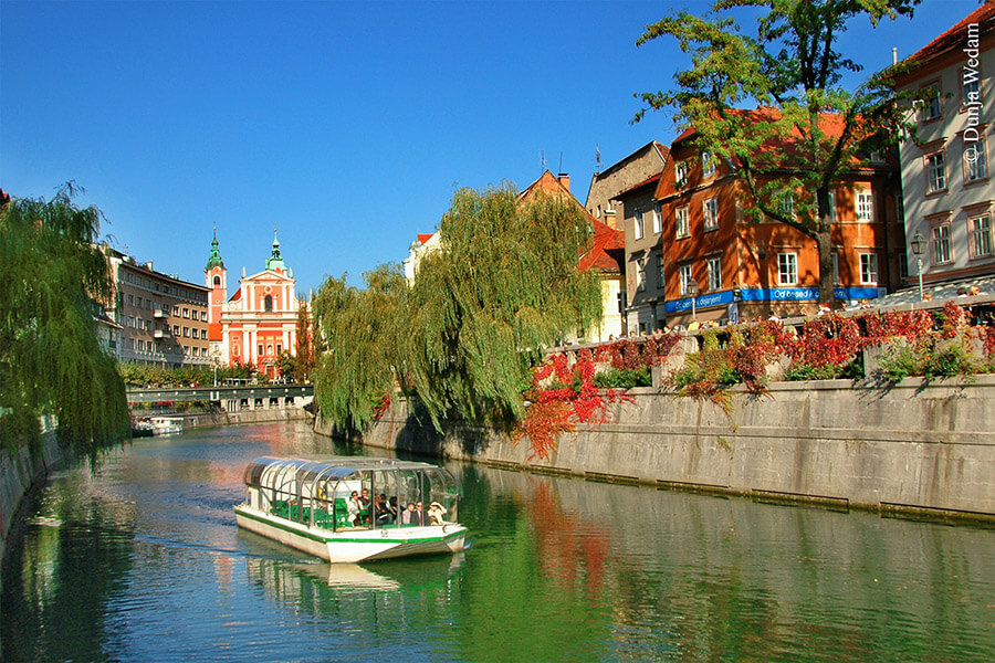 Ljubljana promenade sur la rivière Ljubljanica