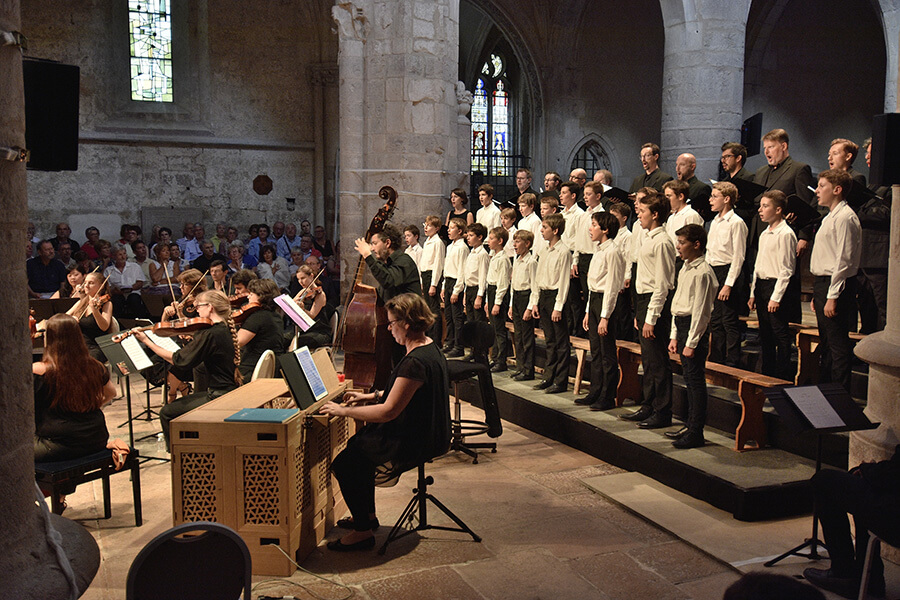 Les Choeurs d'enfants avec Spirito interprétant les plus belles cantates de Bach ©Bertrand Pichene -CCR Ambronay