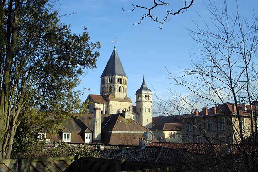 Panorama en passant des cathédrales et des églises