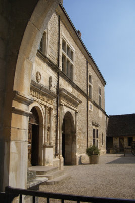 Les impressionnantes bâtisses de Clos Vougeot