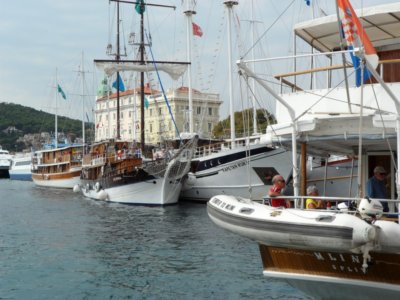 Split Un bord de mer effervescent accueillant voiliers, yachts et bateaux de plaisance (c) GAD