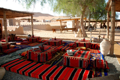 De confortables campements dans le désert accueillent les visiteurs 1000 Nights camp (c) OT Oman