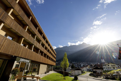 Hotel Jufa à la décoration utilisant le bois de la région en un édifice préfabriquée localement (c) Grisons Tourisme