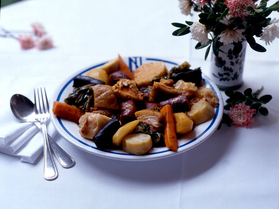 Un plat traditionnel avec des produits sélectionnés selon les principes bio (c) Açores Tourisme