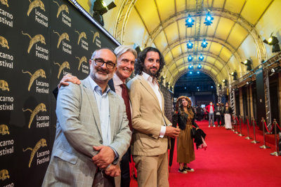 Directeur Artistique Giona A. Nazzaro, Marco Solari et Raphael Brunschwig Chef des Opérations PreFestival sur le tapis rouge (c) Locarno Film Festival