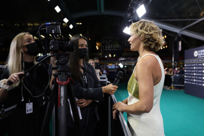 Cécile de France interview sur le Green Carpet pour ILLUSION PERDUES (c) Andreas Rentz Getty for ZFF.