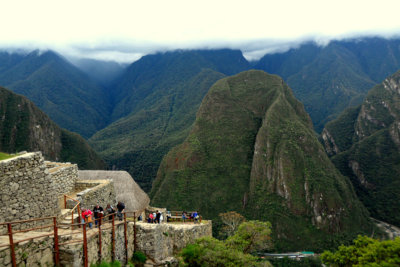 Majestueux panorama sur le Machu Picchu et la voie d'escaliers qui y accèdent (c) GAD