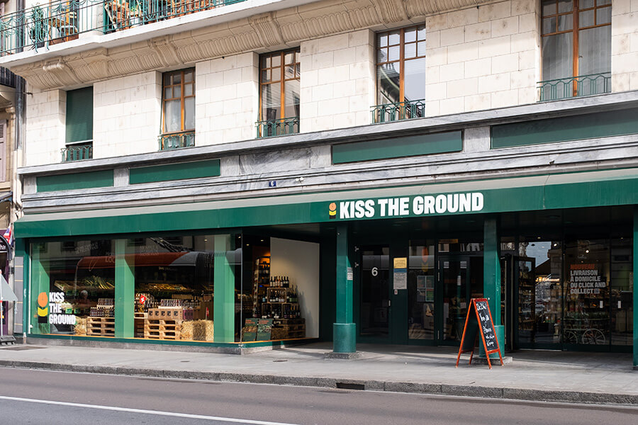 La façade du marché couvert aux Eaux-Vives Kiss the Ground (c) Kiss the Ground