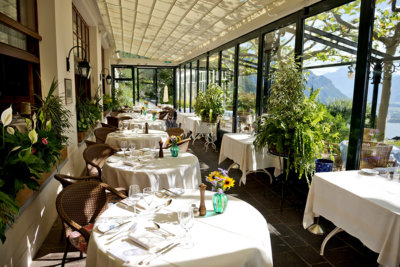 La véranda de l'Hôtel Victoria à Glion-sur-Montreux par un magnifique jour ensoleillé (c) Victoria Hôtel