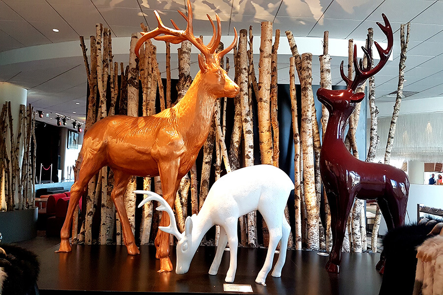 A l'entrée des restaurants, une décoration signant l'ambiance montagne accueille les hôtes (c) GAD