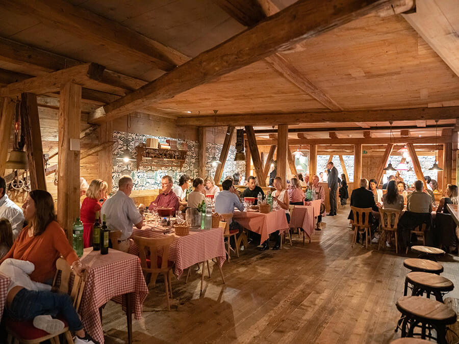 La soirée fondue traditionnelle suisse attire toujours de nombreux amateurs (c) Kathrin Gralla