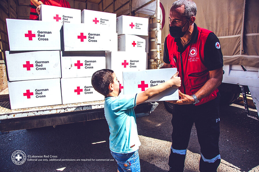 Outre la Croix-Rouge suisse, les aides viennent du monde entier organisées et distribuées par la Croix-Rouge Libanaise réactive et efficae (c) Jean Safi CRS Likwid