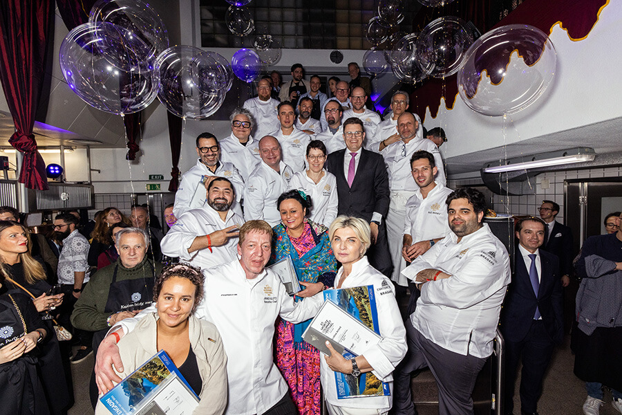 Photo de famille St Moritz Gourmet Festival 2023 Kitchen-Party avec les Chefs résidents et invités (c) D. Hubacher