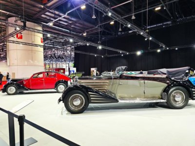 Voitures anciennes des modèles de collection toujours admirés (c) GAD