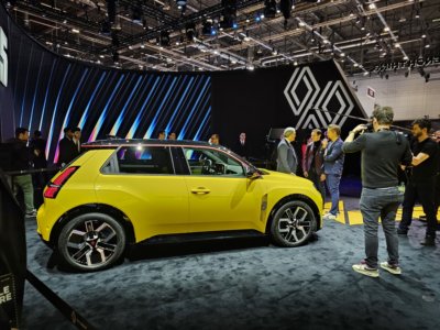 Star du Salon la Renault 5 scenic (c) GAD