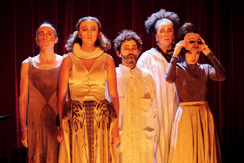 Multiples rôles pour les interprètes...©Chloé Cohen