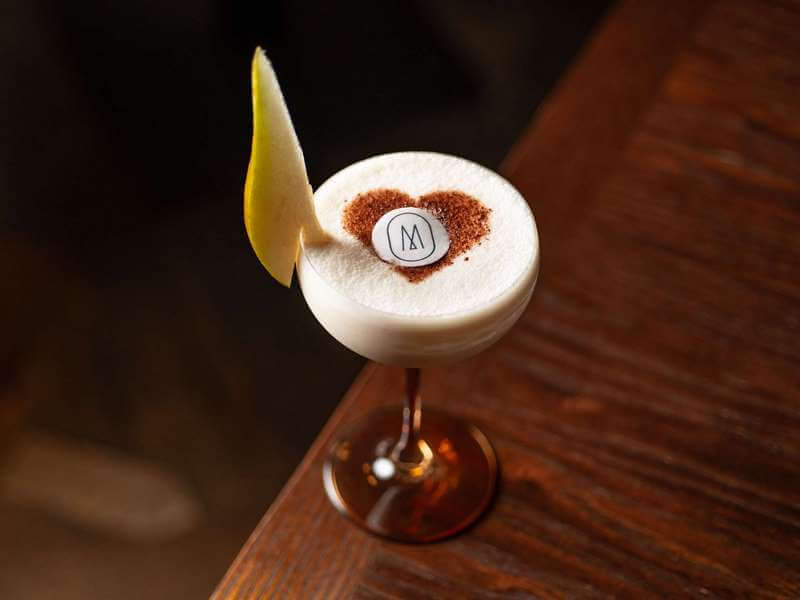 Une parenthèse bienvenue à l'heure du cocktail, préparé par l'expert barman (c) Rotary MGallery-Genève