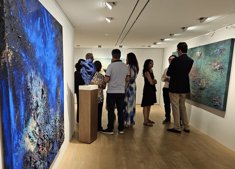 Premiers invités arrivés Eternity Gallery exposition de Cristina Babiloni (c) GAD