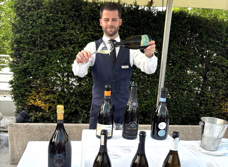Détente et dégustation, l'after masterclass se préparant sur la terrasse de l'Hôtel Président