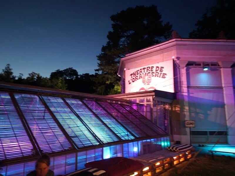 Le Théâtre de l'Orangerie vers la tombée de la nuit (c) GAD