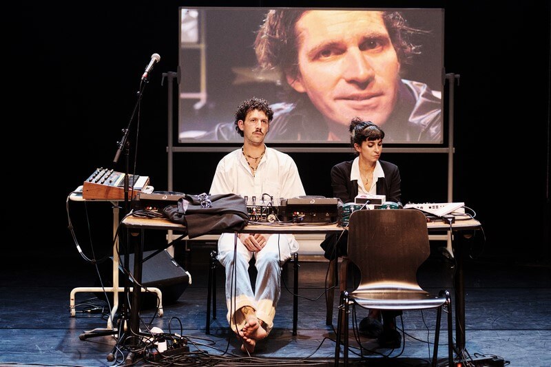 Le trio d'interprètes discutant ces mondes qui nous manquent... ©CHLOE COHEN