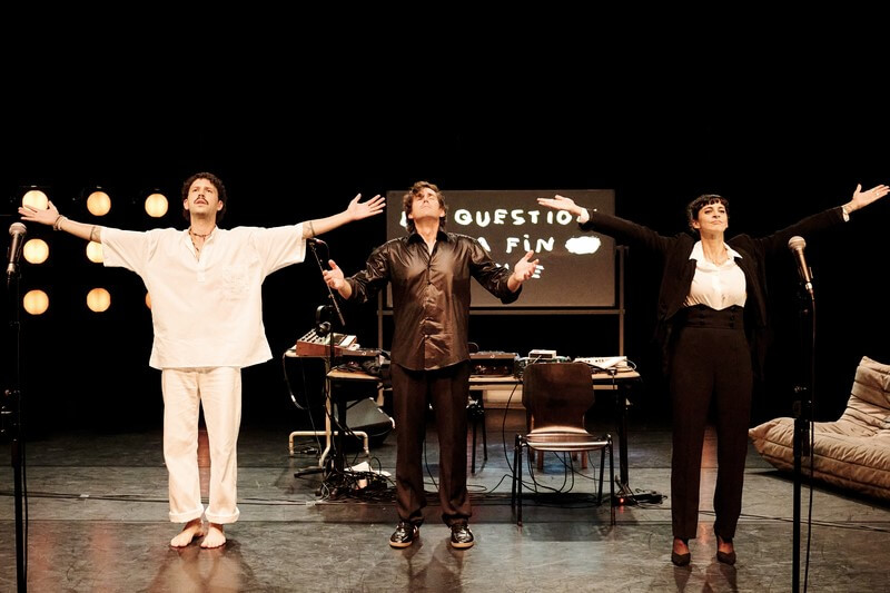 Face aux applaudisements nourris les salutations et remerciements de Léo Besso, Bastien Semebzato et Karine Guignard ©CHLOE COHEN